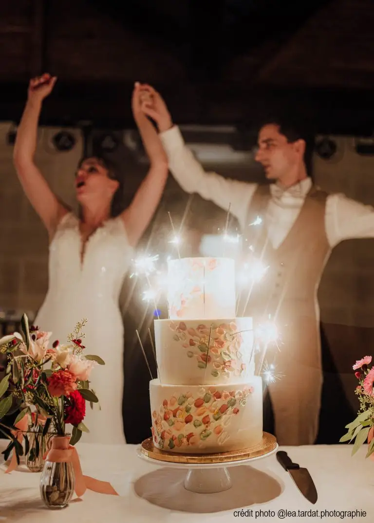 wedding cake bordeaux